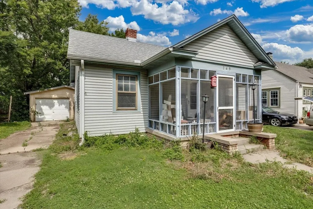 749 S Spruce Street Wichita KS 67211