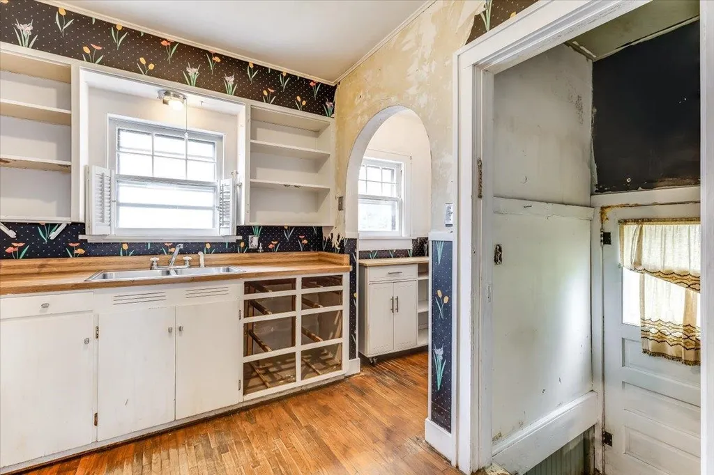 749 S Spruce Street Wichita KS 67211