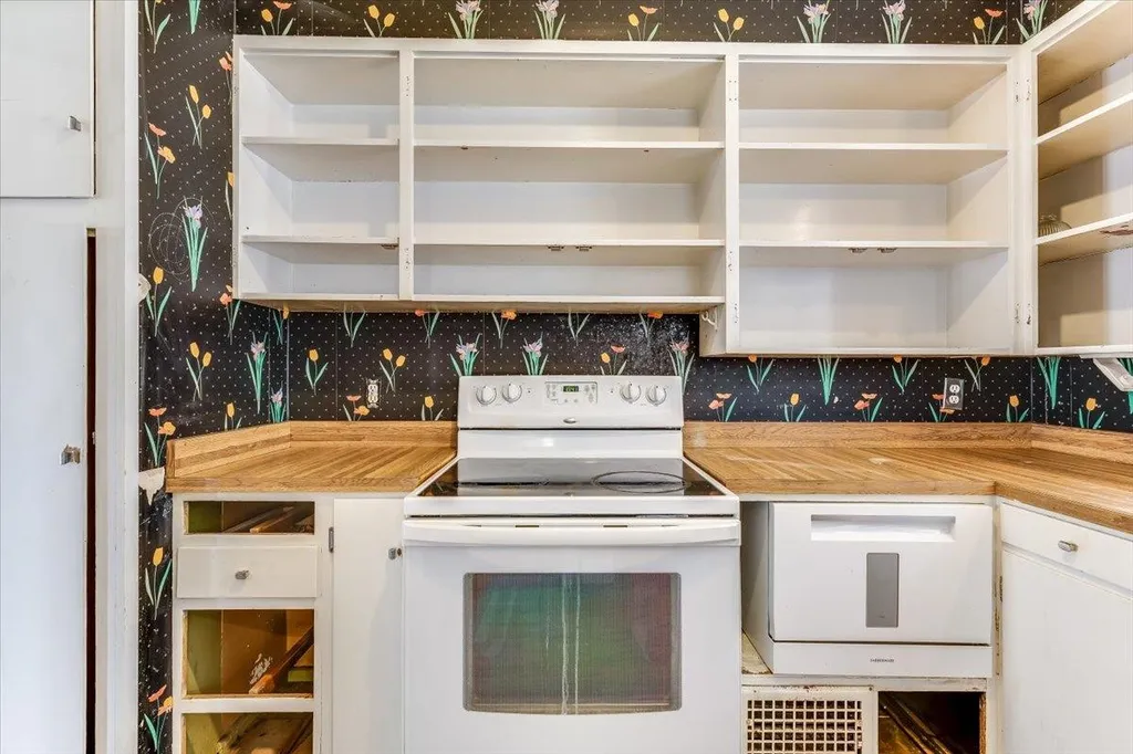 749 S Spruce Street Wichita KS 67211
