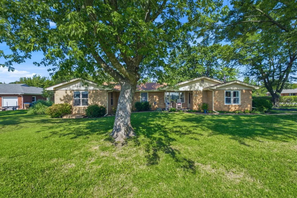 301 S Sunflower Lane Andover KS 67002