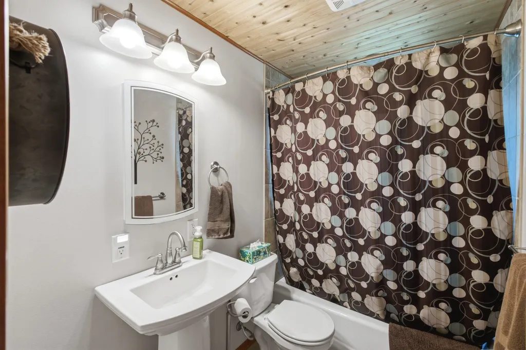 301 S Sunflower Lane Andover KS 67002