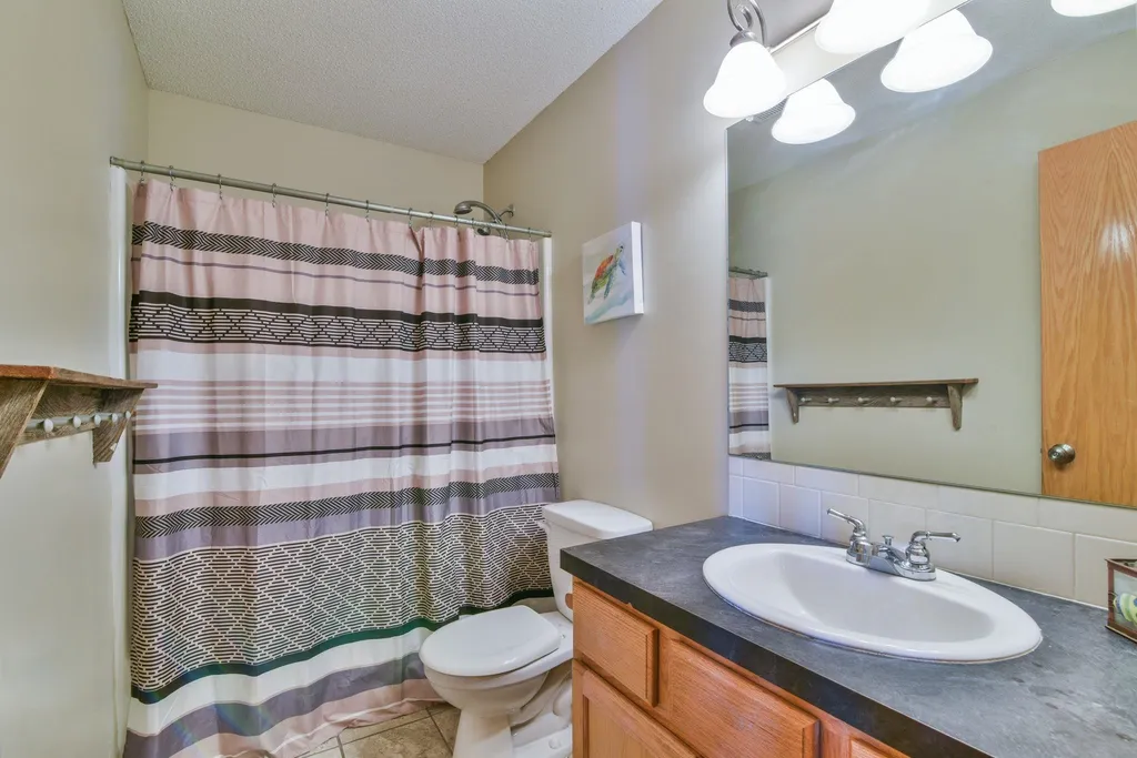 5122 N Blackhawk Wichita KS 67219