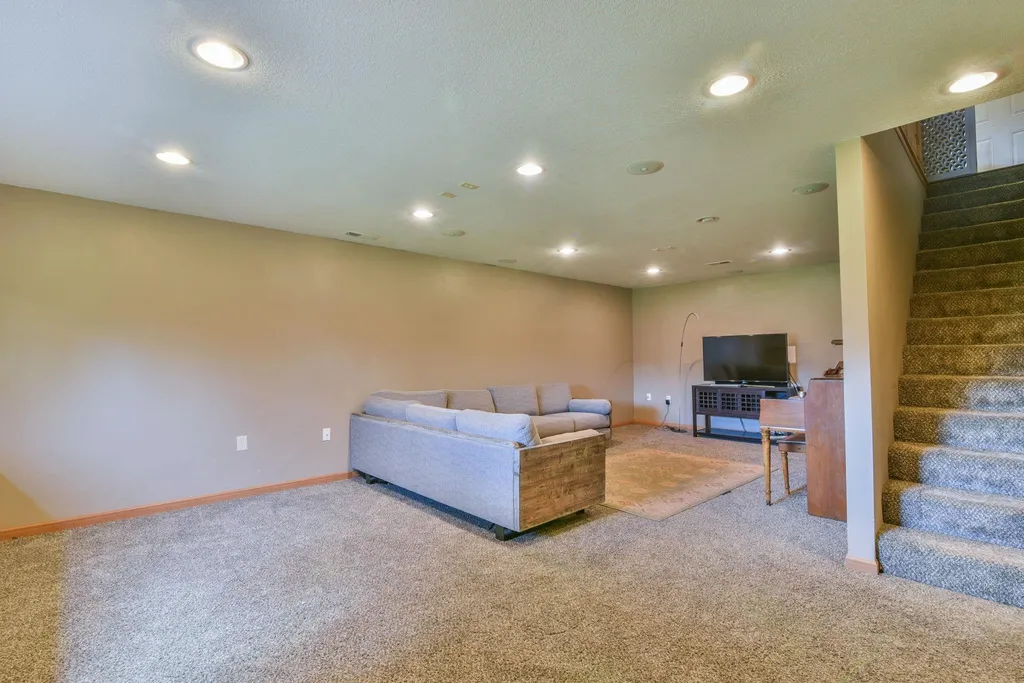 5122 N Blackhawk Wichita KS 67219