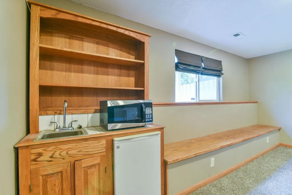5122 N Blackhawk Wichita KS 67219