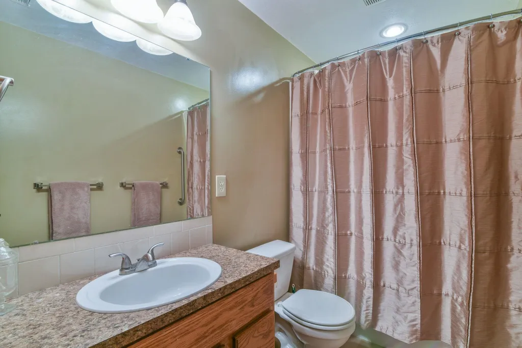 5122 N Blackhawk Wichita KS 67219