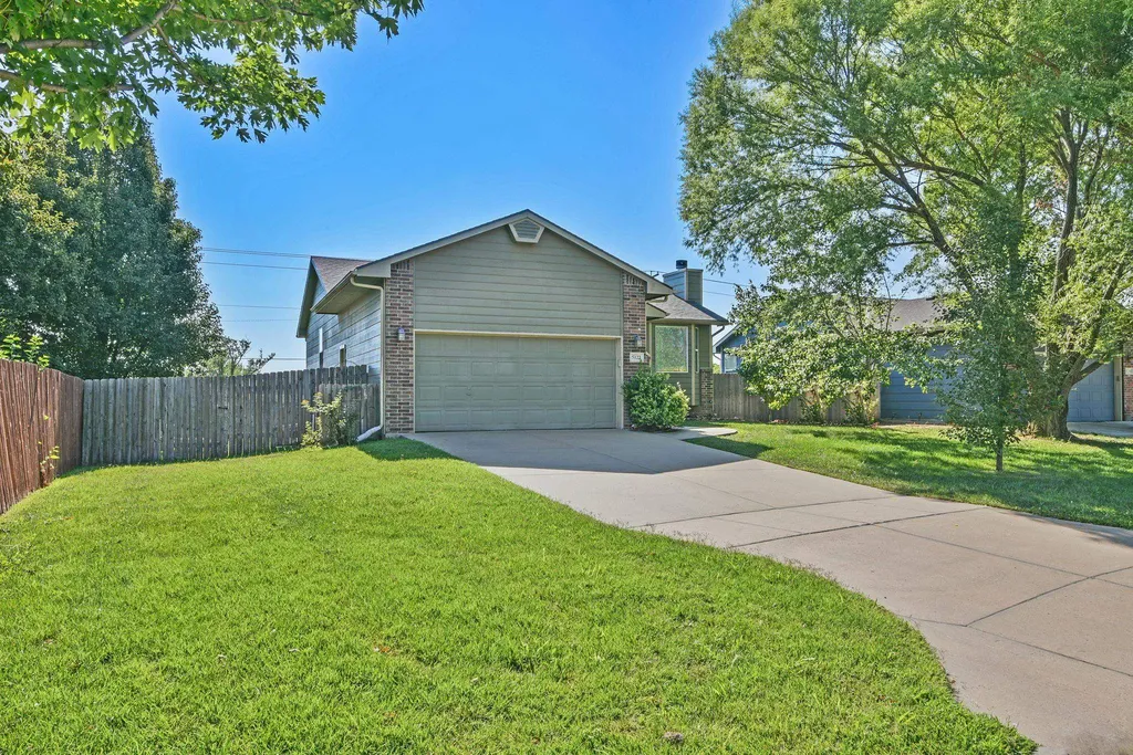 5122 N Blackhawk Wichita KS 67219