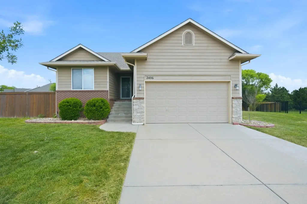 2406 N Woodridge Creek Wichita KS 67226