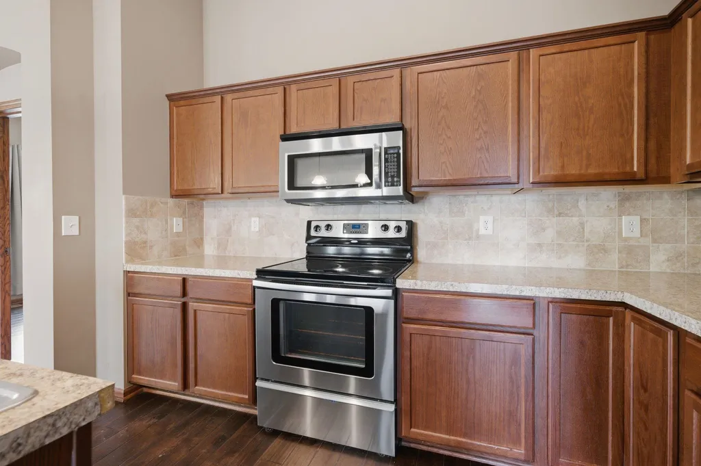 2406 N Woodridge Creek Wichita KS 67226