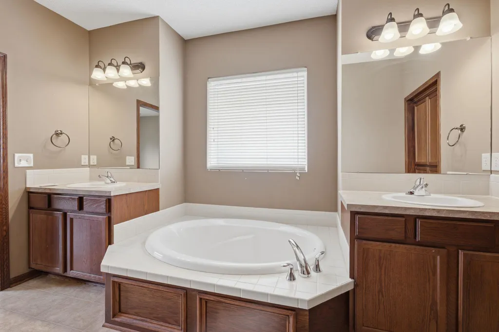2406 N Woodridge Creek Wichita KS 67226