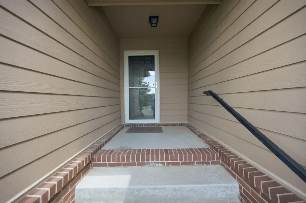 2406 N Woodridge Creek Wichita KS 67226