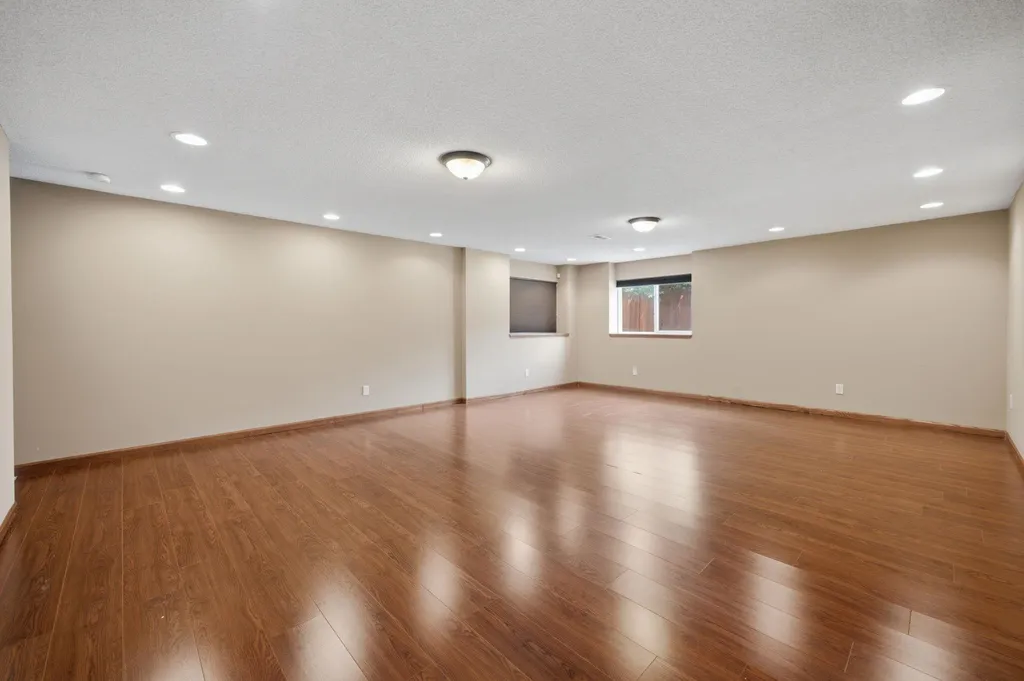 2406 N Woodridge Creek Wichita KS 67226