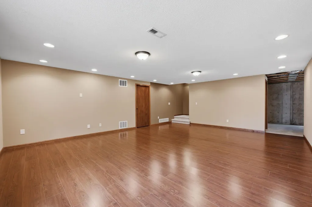2406 N Woodridge Creek Wichita KS 67226