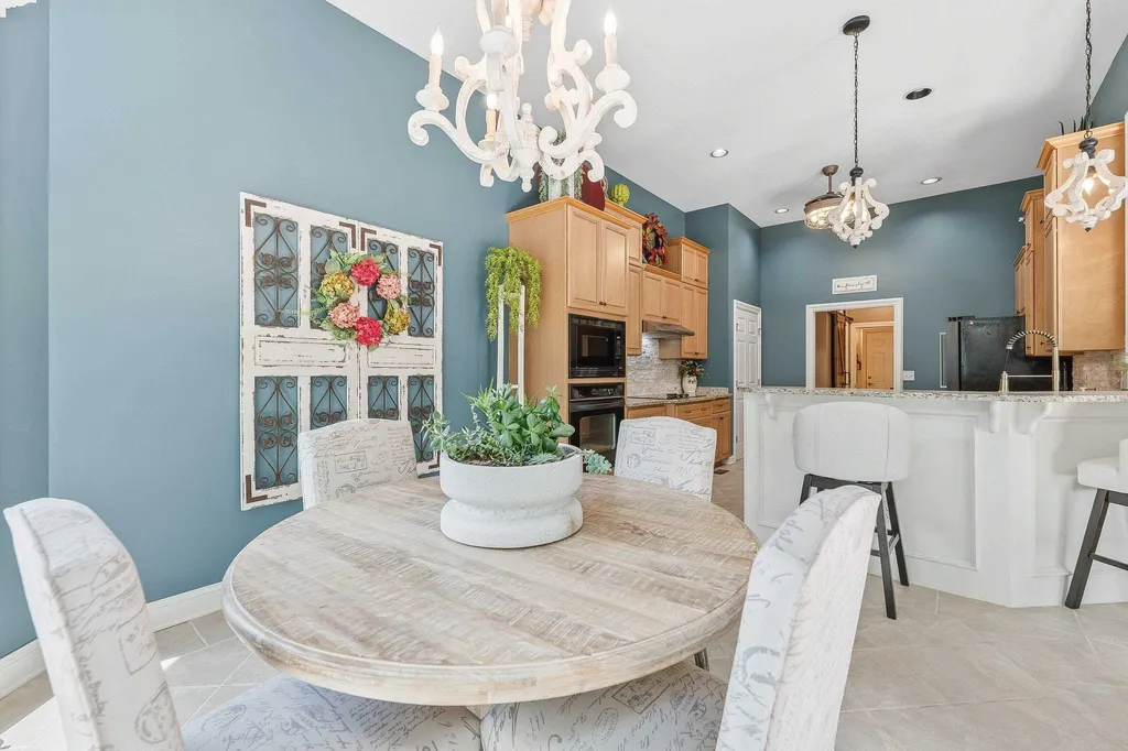 436 N Bridgefield Court Wichita KS 67230