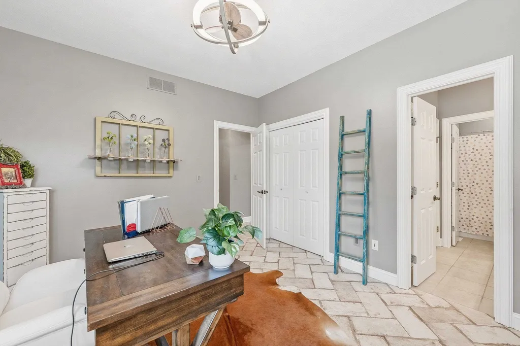 436 N Bridgefield Court Wichita KS 67230