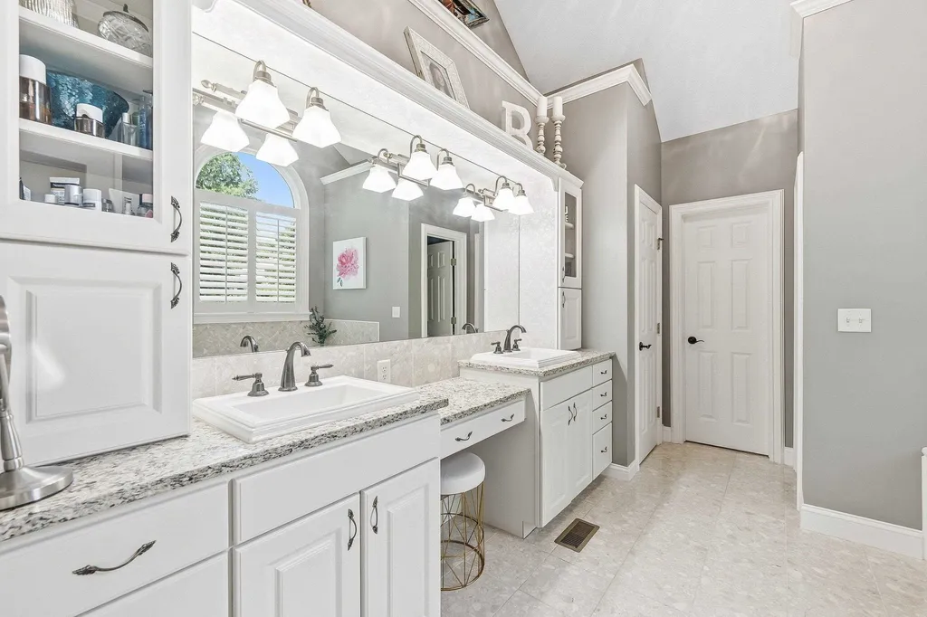 436 N Bridgefield Court Wichita KS 67230