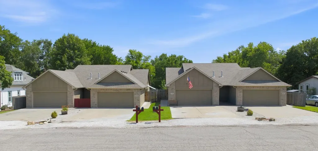 643 E Mulvane Street Mulvane KS 67110