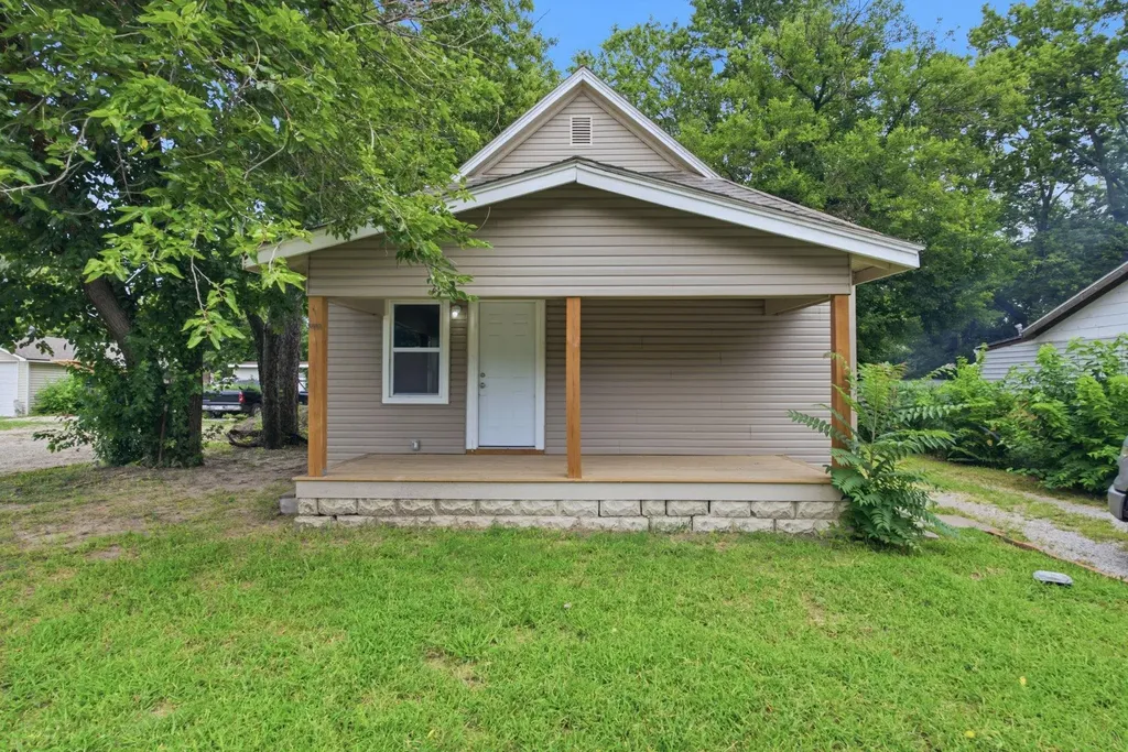 1504 S Hydraulic Avenue Wichita KS 67211