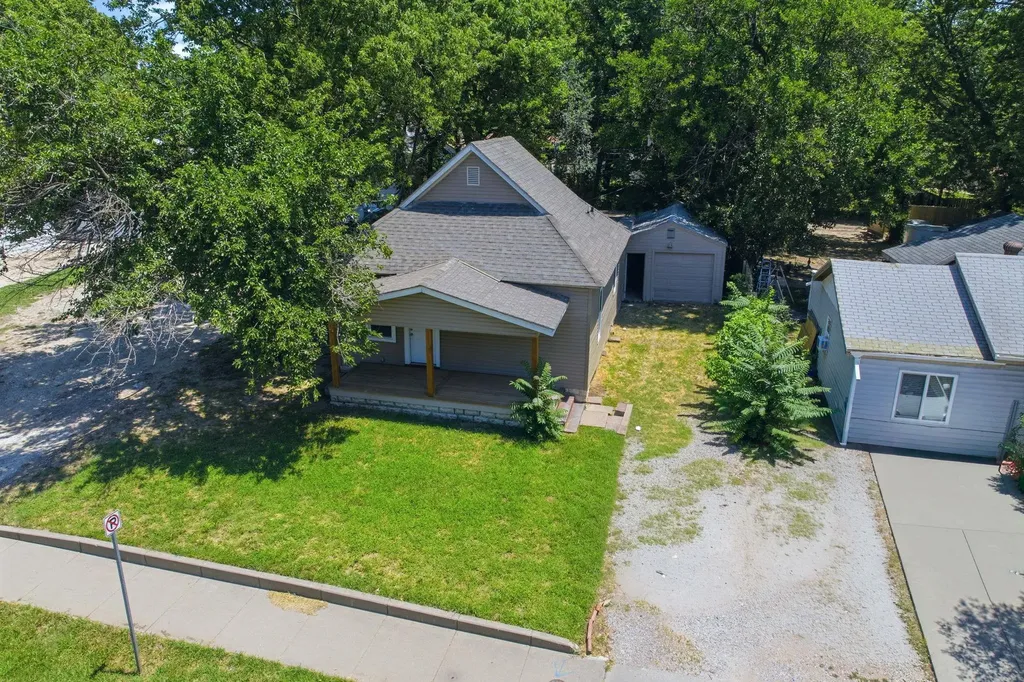 1504 S Hydraulic Avenue Wichita KS 67211