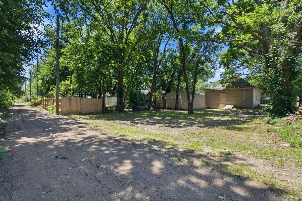 1504 S Hydraulic Avenue Wichita KS 67211