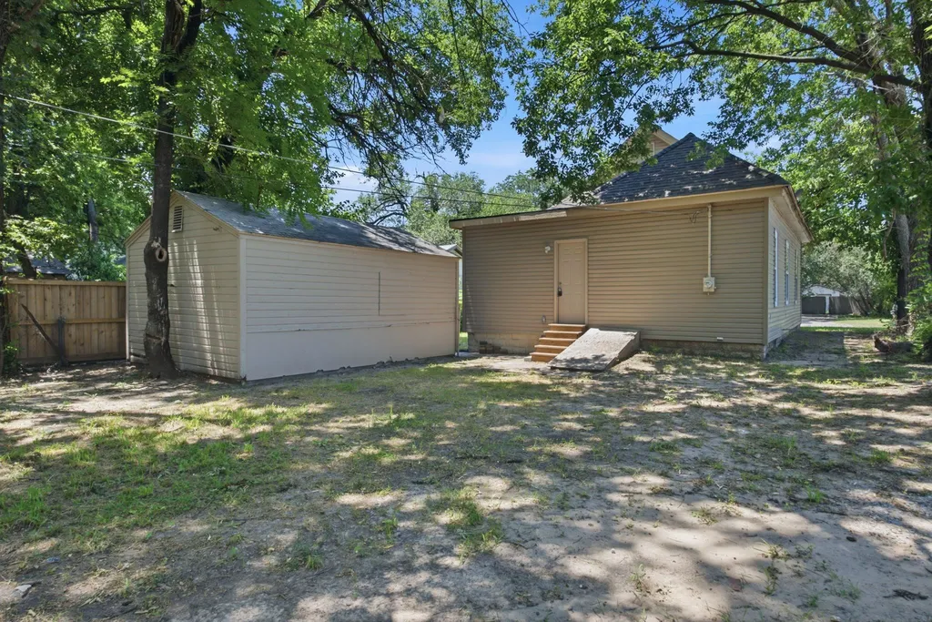1504 S Hydraulic Avenue Wichita KS 67211
