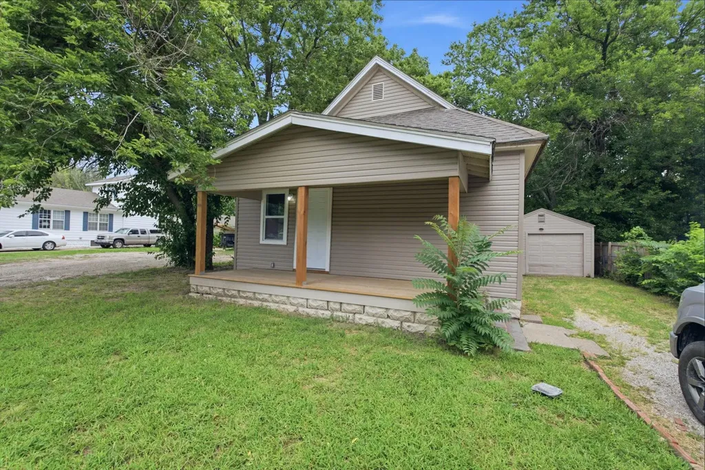 1504 S Hydraulic Avenue Wichita KS 67211