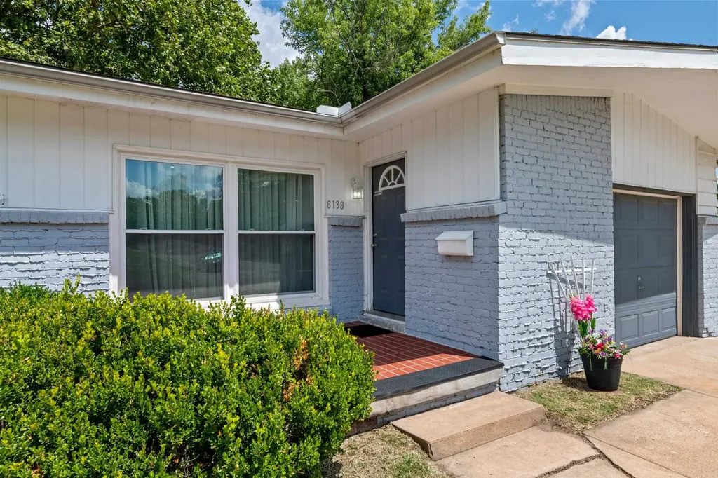 8138 E Levitt Drive Wichita KS 67207