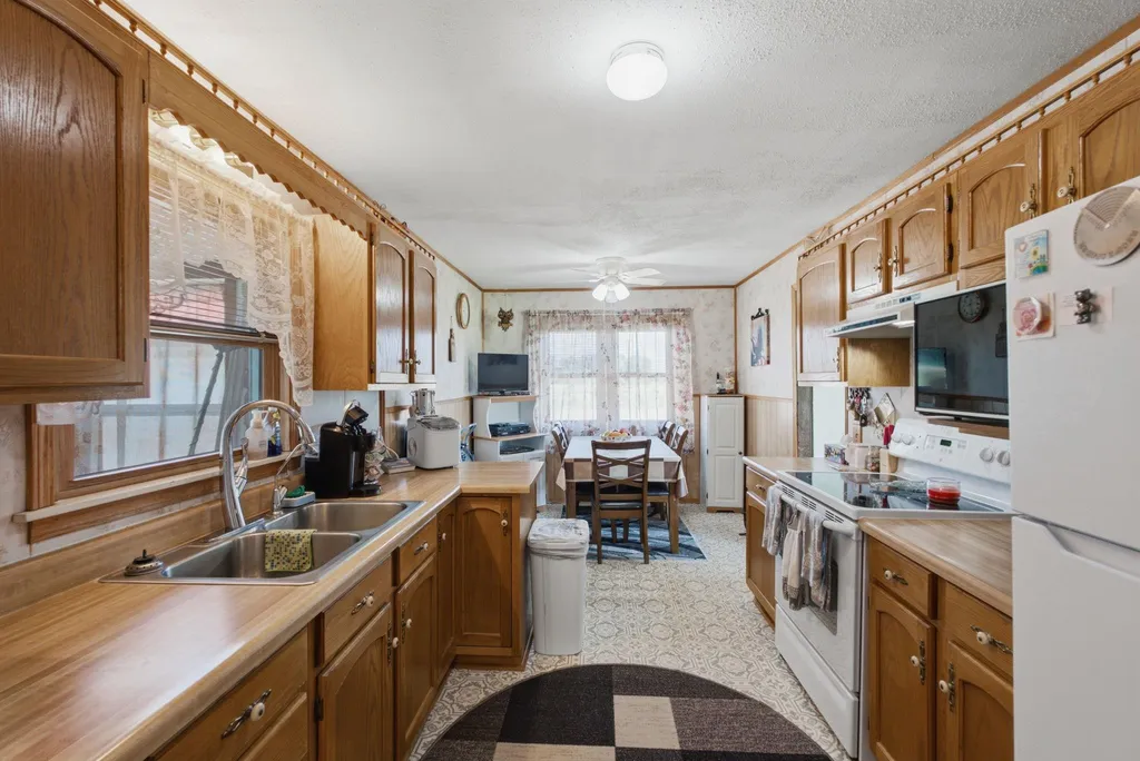 5855 N Tyler Road Maize KS 67101