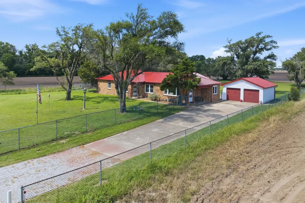 5855 N Tyler Road Maize KS 67101
