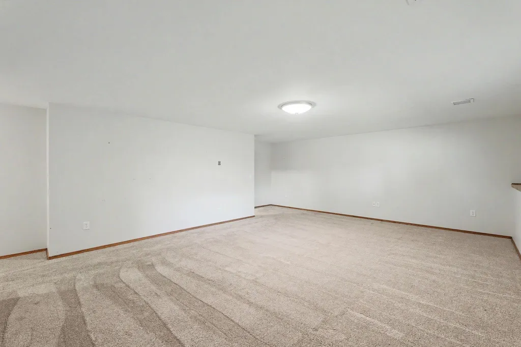 1707 E Oxford Circle Derby KS 67037