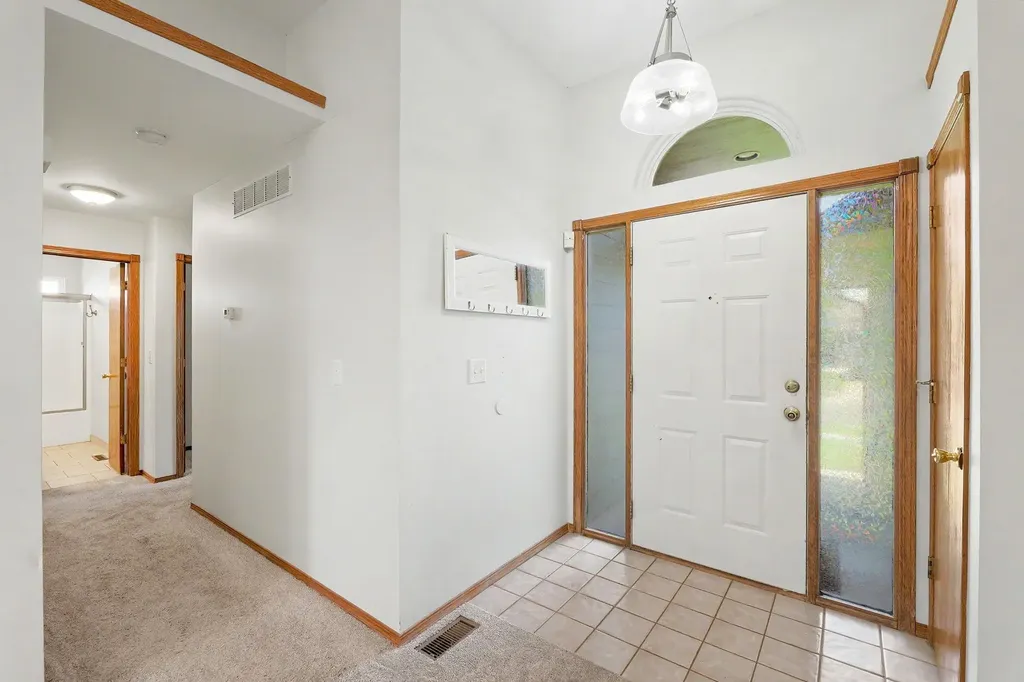 1707 E Oxford Circle Derby KS 67037