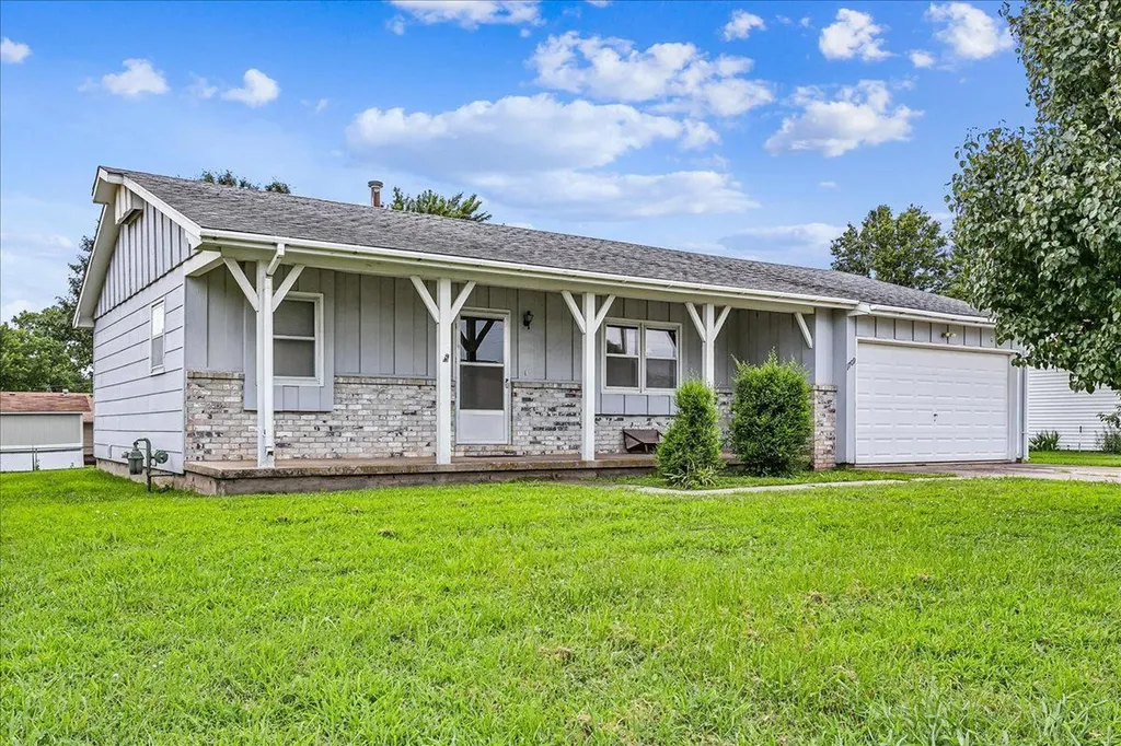 1709 W 5th Avenue El Dorado KS 67042