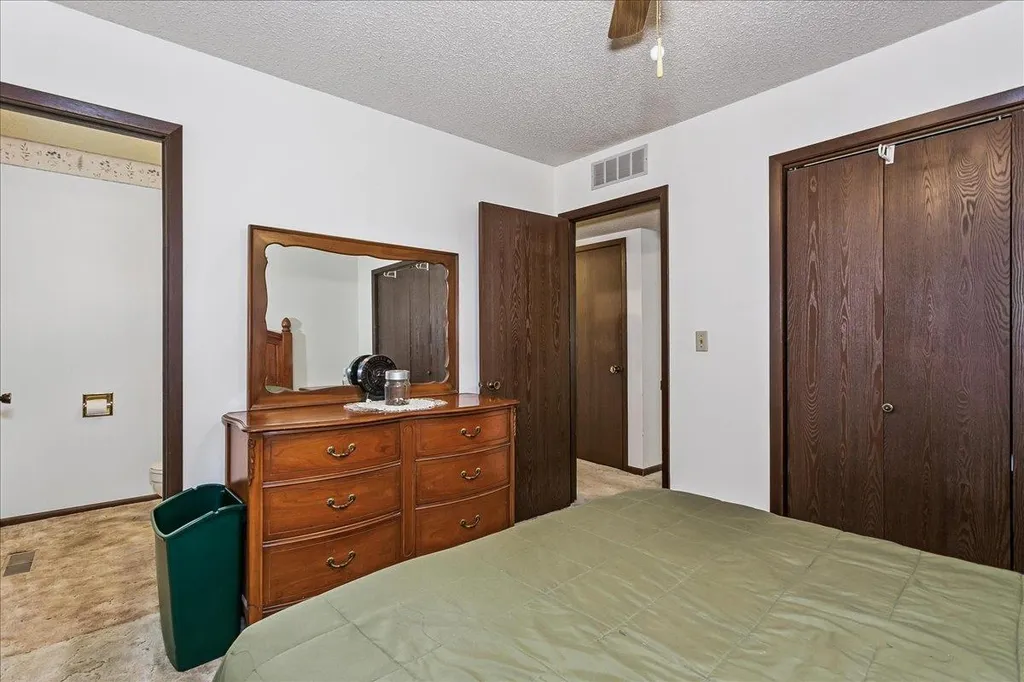 1709 W 5th Avenue El Dorado KS 67042