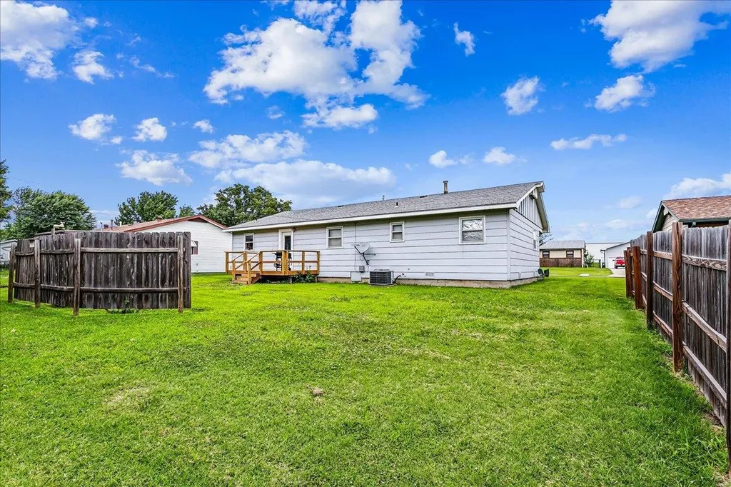 1709 W 5th Avenue El Dorado KS 67042