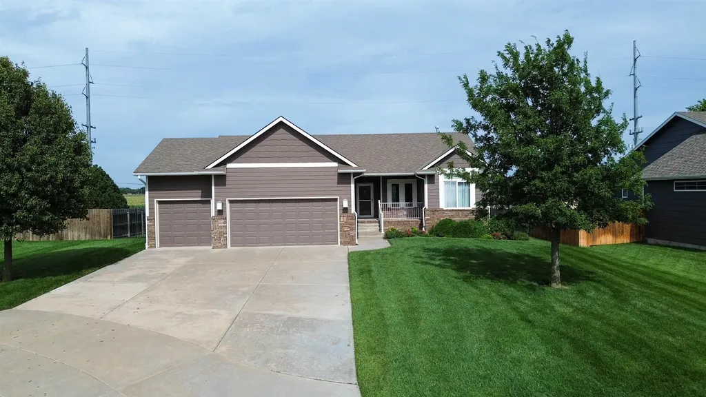 604 Goldspike Court Newton KS 67114