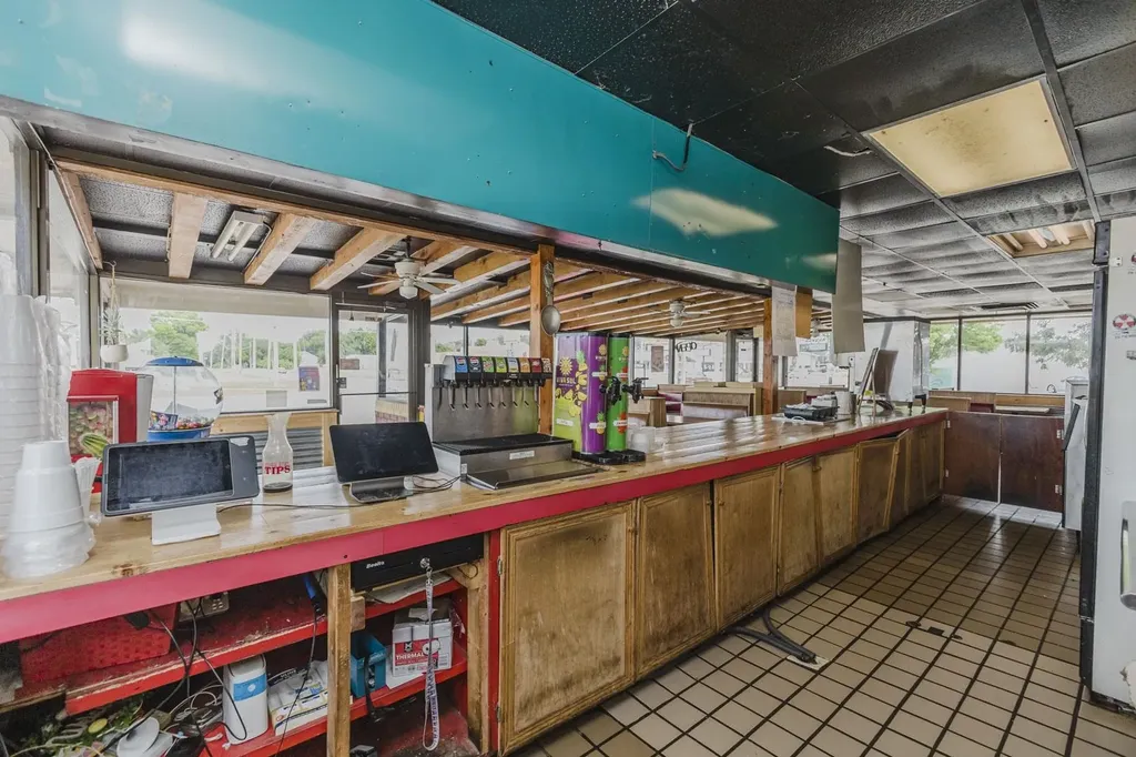 503 N West Wichita KS 67203