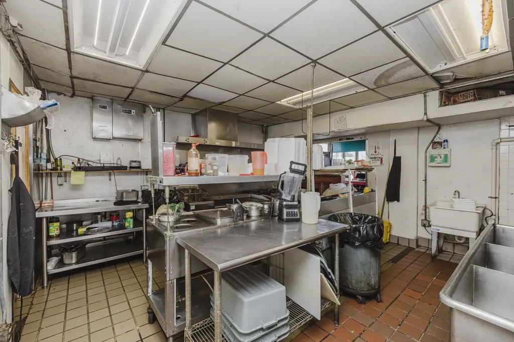 503 N West Wichita KS 67203
