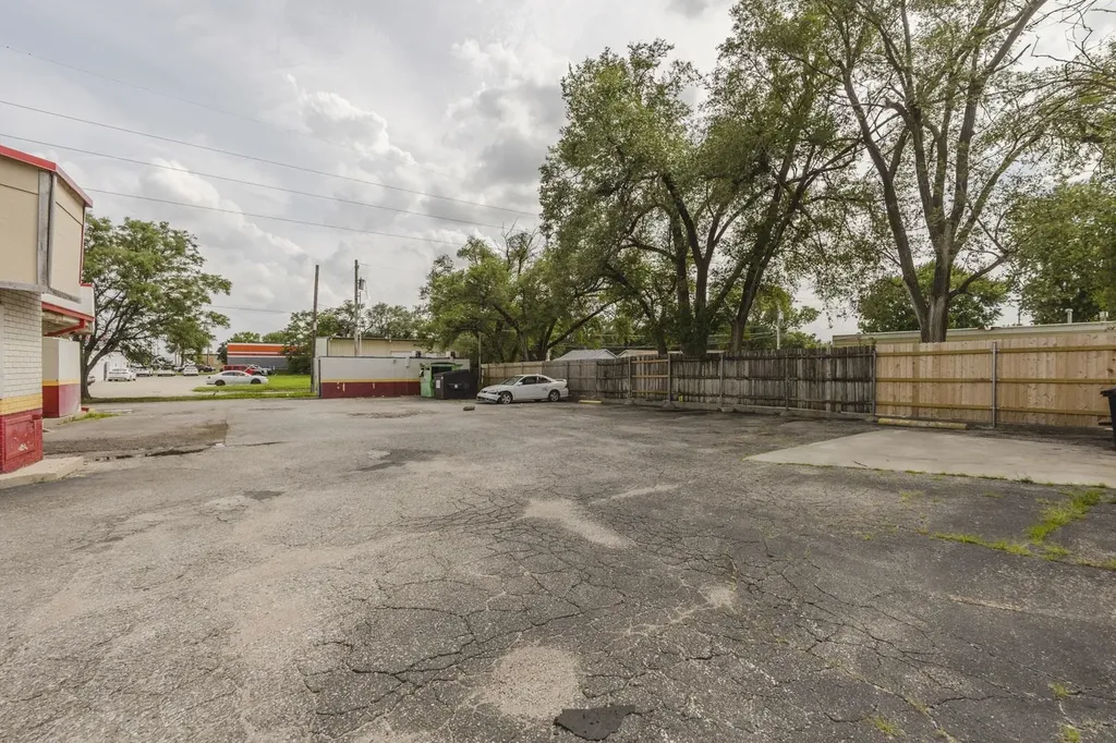 503 N West Wichita KS 67203