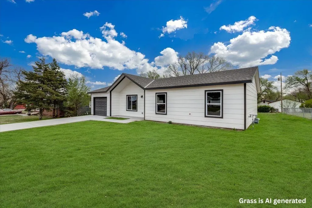 2644 N Holyoke Street Wichita KS 67220-2423