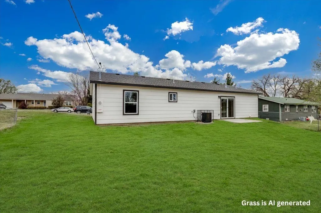 2644 N Holyoke Street Wichita KS 67220-2423