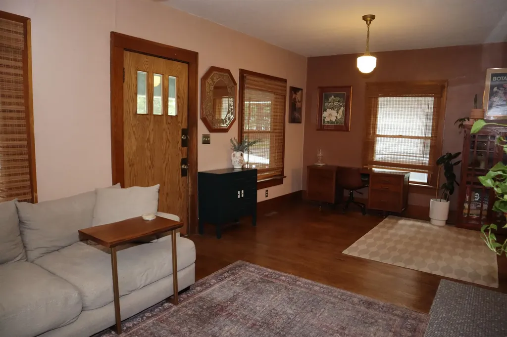 345 S Erie Wichita KS 67211
