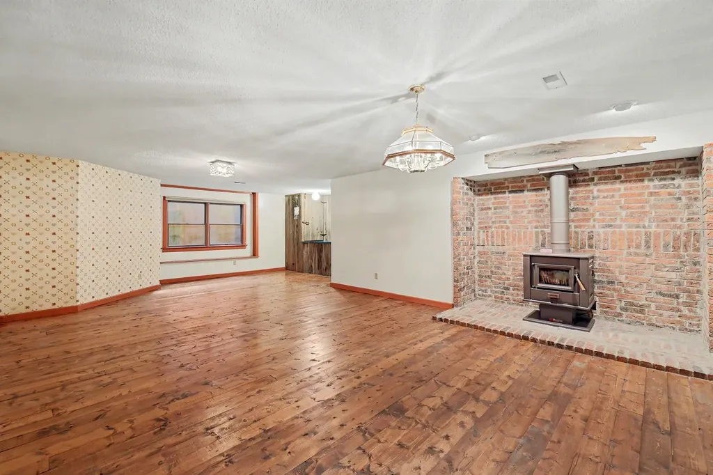 2735 S Carrwood Wichita KS 67215