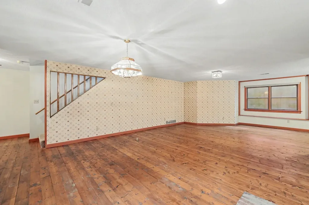 2735 S Carrwood Wichita KS 67215