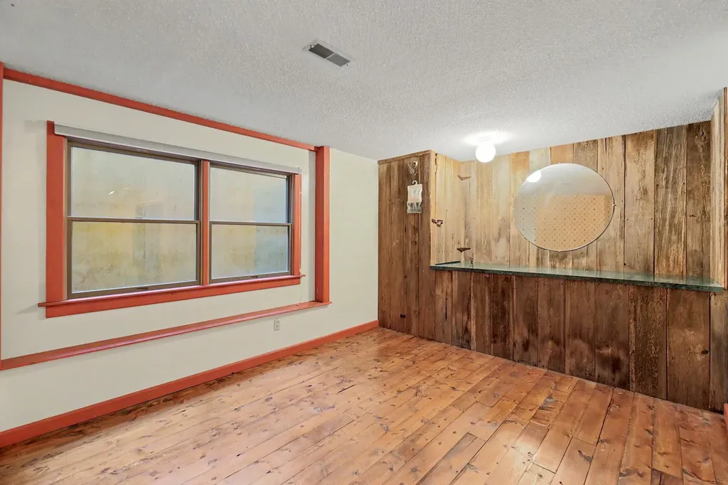 2735 S Carrwood Wichita KS 67215