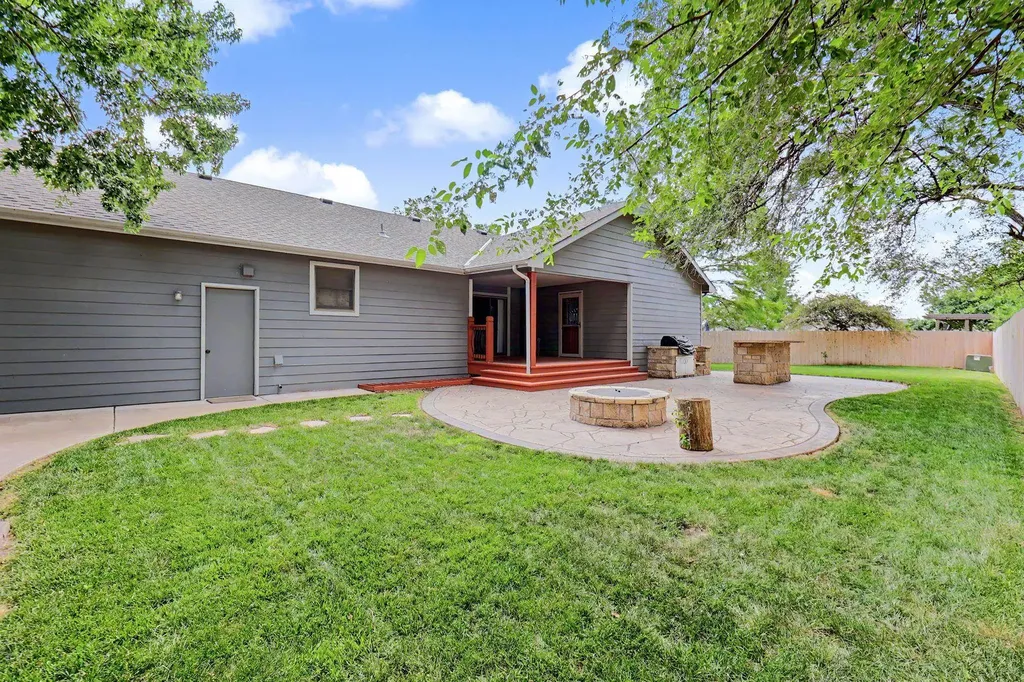 2735 S Carrwood Wichita KS 67215