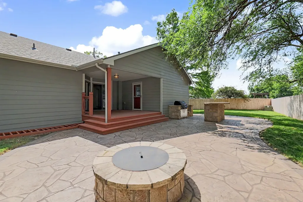 2735 S Carrwood Wichita KS 67215