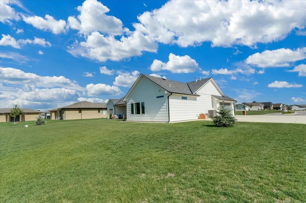 1521 E Elk Ridge Avenue Goddard KS 67052