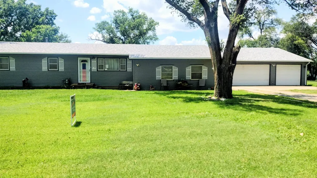 501 Westridge Hutchinson KS 67501