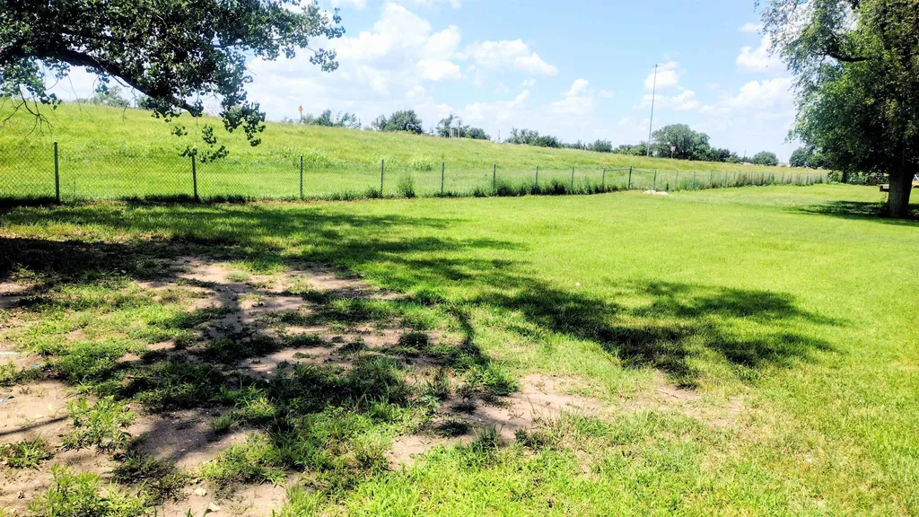 501 Westridge Hutchinson KS 67501
