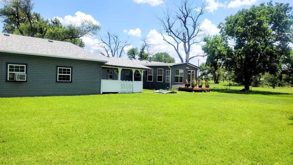 501 Westridge Hutchinson KS 67501