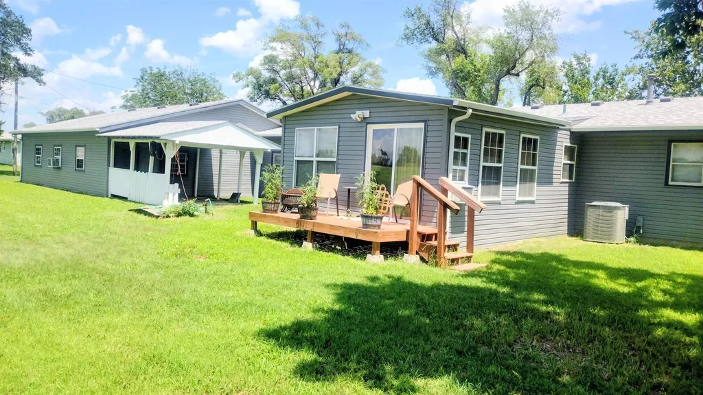 501 Westridge Hutchinson KS 67501